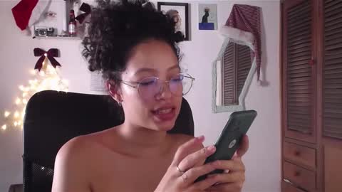 Emily online show from December 7, 6:48 pm