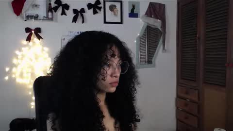 Emily online show from December 13, 5:21 pm