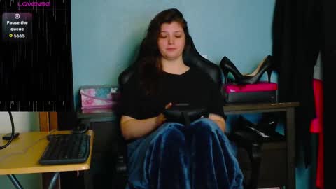 Snapshot of treejeanne chatting on October 5, 2:05 am TreeJeanne online show from October 5, 2:05 am