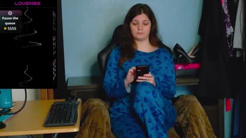 TreeJeanne online show from November 29, 5:55 am