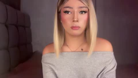 trexie_fucks15 online show from August 2, 4:21 pm