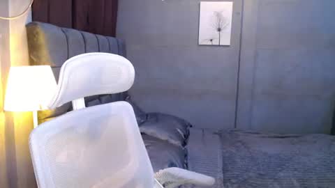 trexie_fucks15 online show from February 23, 11:09 am