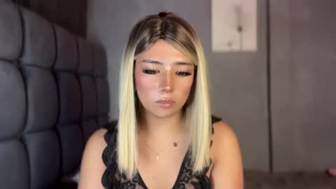 trexie_fucks15 online show from July 28, 2:13 pm