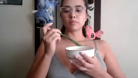 triana_bell online show from July 29, 8:53 pm