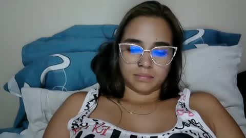 triana_bell online show from June 22, 3:25 am
