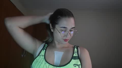 triana_bell online show from February 10, 7:17 pm