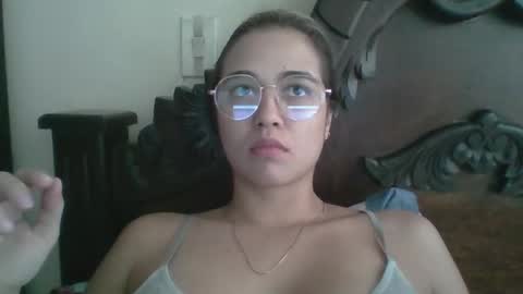 triana_bell online show from November 10, 7:20 pm