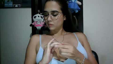 triana_bell online show from July 11, 12:43 am