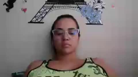 triana_bell online show from July 30, 9:04 pm