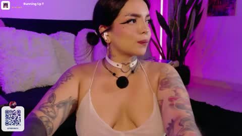 Val martinez  online show from April 29, 2:37 am