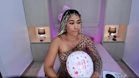 Snapshot of trishamoon chatting on February 15, 4:14 am TRISHA online show from February 15, 4:14 am