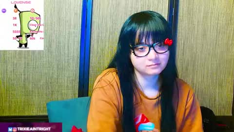 trixiedoescamcam online show from November 20, 12:55 am