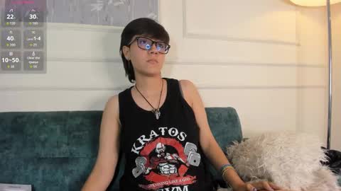 Snapshot of tsuki_maru chatting on October 18, 10:55 pm Maru online show from October 18, 10:55 pm