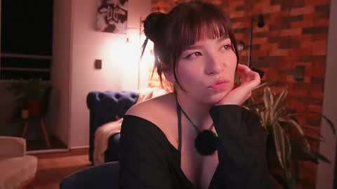 Tsuky online show from April 30, 11:52 pm