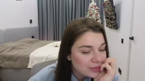 Snapshot of tutti_frutti_ chatting on December 2, 9:37 pm Ariana online show from December 2, 9:37 pm