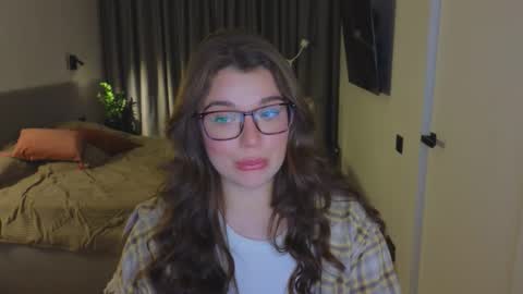 Ariana online show from October 31, 9:19 pm