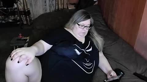 Lana online show from March 5, 7:50 pm