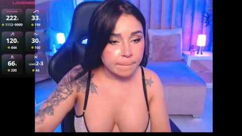 Snapshot of twerking_bigass chatting on October 17, 7:50 pm Sophy online show from October 17, 7:50 pm