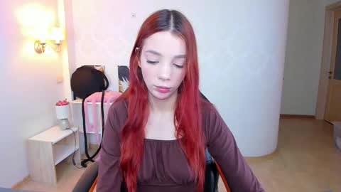 twin_kies online show from February 15, 9:25 pm