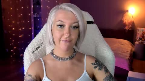 Snapshot of tykioty_miley chatting on January 23, 4:05 pm Miley online show from January 23, 4:05 pm