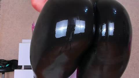 tykita online show from December 18, 8:30 am