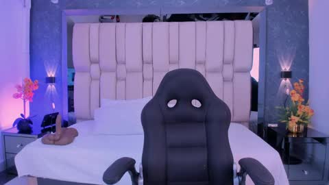  TYLA  online show from April 30, 3:45 am
