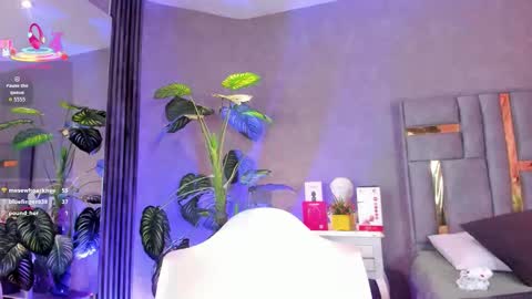 tyla_ks online show from March 10, 8:24 pm