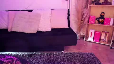 tylla__ online show from August 6, 4:19 am