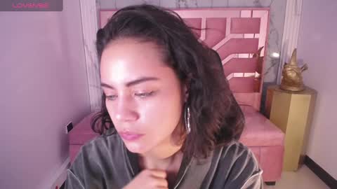 TYNA  online show from December 11, 5:25 pm