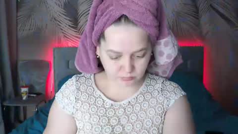 Snapshot of ulystar chatting on January 14, 6:45 am Ulyana online show from January 14, 6:45 am