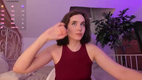 Una  online show from July 23, 1:58 am