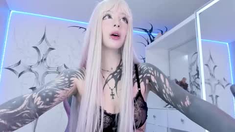 Snapshot of unachimbaherida chatting on February 18, 3:21 am Elle Danielle  online show from February 18, 3:21 am