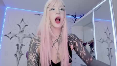 Snapshot of unachimbaherida chatting on March 1, 3:53 am Elle Danielle  online show from March 1, 3:53 am