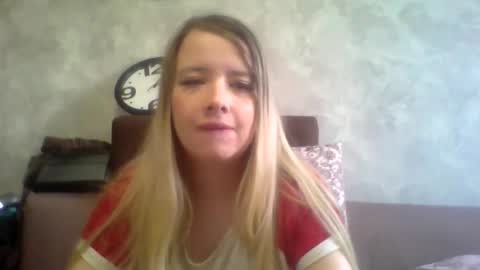 Snapshot of universeemily chatting on October 3, 8:19 am UniverseEmily online show from October 3, 8:19 am
