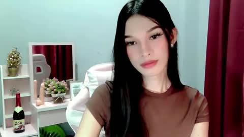 ur_asianbabexxx online show from January 8, 2:32 pm