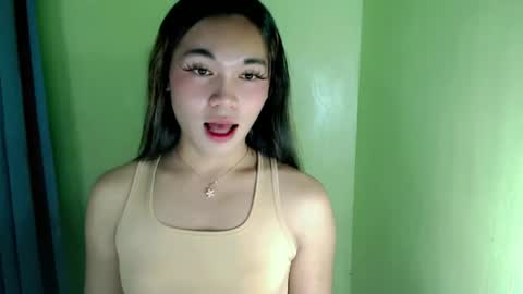 Snapshot of ur_innocent_girlx chatting on March 10, 4:57 pm QUEENSY online show from March 10, 4:57 pm