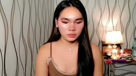 Snapshot of ur_innocent_girlx chatting on October 5, 6:51 am QUEENSY online show from October 5, 6:51 am