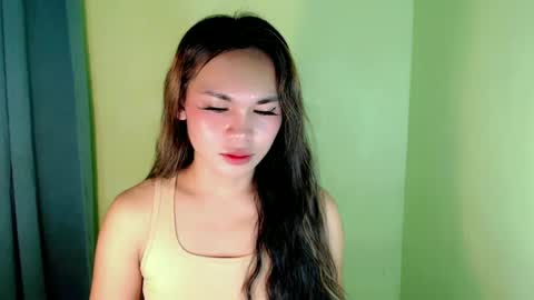 Snapshot of ur_innocent_girlx chatting on February 23, 5:45 pm QUEENSY online show from February 23, 5:45 pm