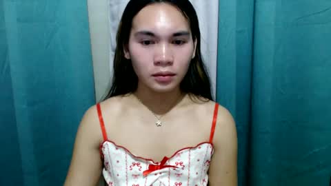 Snapshot of ur_innocent_girlx chatting on March 7, 4:44 pm QUEENSY online show from March 7, 4:44 pm