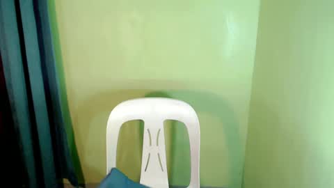Snapshot of ur_innocent_girlx chatting on March 4, 7:51 am QUEENSY online show from March 4, 7:51 am