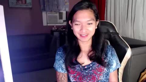 Snapshot of urasian_newra chatting on October 3, 8:47 pm NEWRA ALLISON online show from October 3, 8:47 pm
