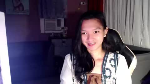 Snapshot of urasian_newra chatting on October 9, 7:29 pm NEWRA ALLISON online show from October 9, 7:29 pm