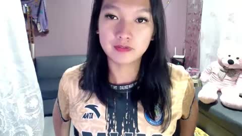 Snapshot of urasian_newra chatting on March 10, 1:00 pm NEWRA ALLISON online show from March 10, 1:00 pm