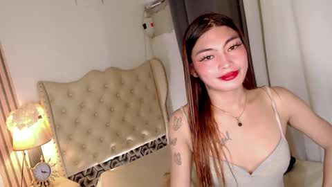 Snapshot of urdream_bride chatting on January 27, 1:05 am urdream_bride online show from January 27, 1:05 am