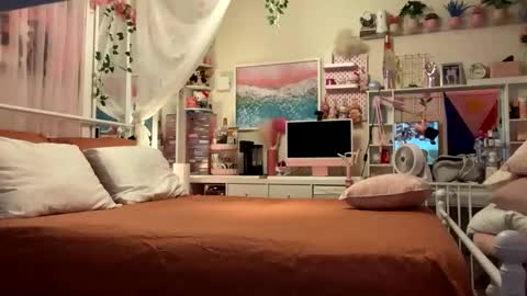 urlittlefilipina online show from November 28, 2:20 pm