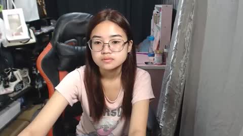 urlovelychinita online show from October 29, 11:18 pm