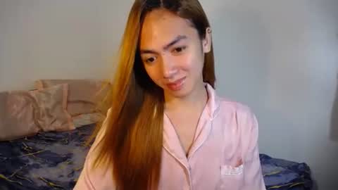Snapshot of urlovelypinayxxx chatting on October 21, 8:02 pm MIYA online show from October 21, 8:02 pm