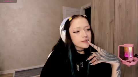 Melody online show from August 5, 6:25 pm