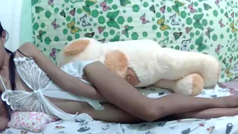 It me SHELLA  online show from September 29, 2:44 pm