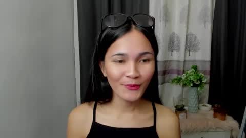 Snapshot of ursexy_scarlett chatting on October 8, 3:49 pm SCARLETT online show from October 8, 3:49 pm